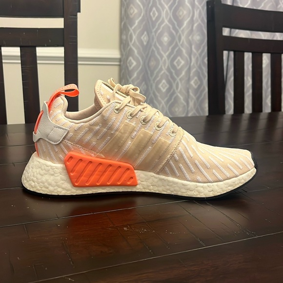 Adidas NMD_R2 NMD Shoes Sneakers new Boost BA7260 chalk Women’s Size 9.5